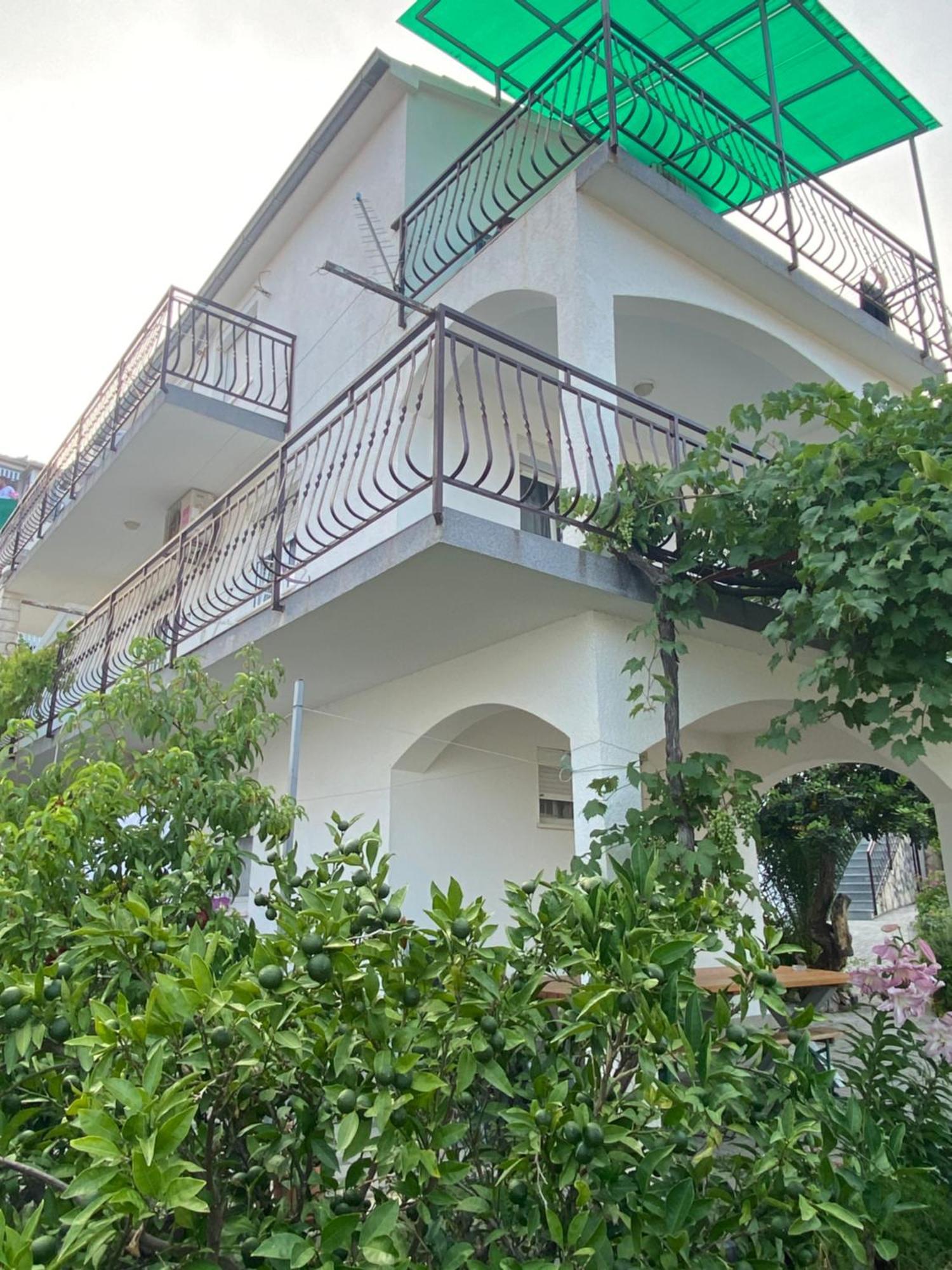 Apartments Simic Трогир Екстериор снимка