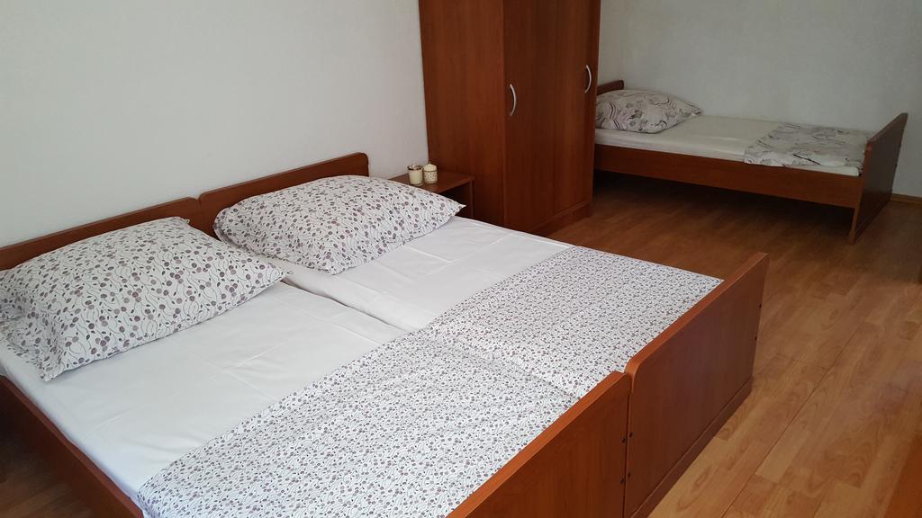 Apartments Simic Трогир Екстериор снимка