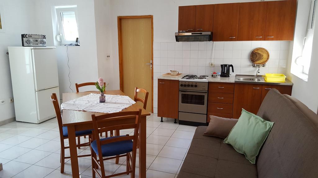 Apartments Simic Трогир Екстериор снимка